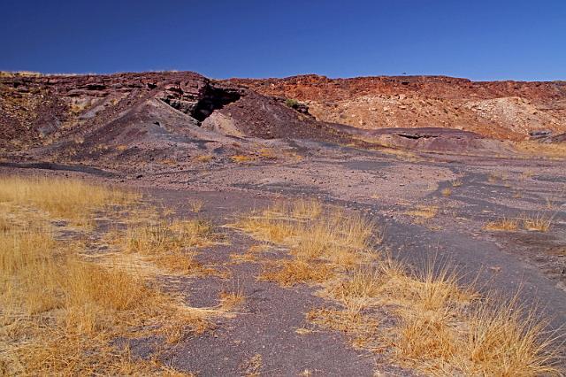 127 Twijfelfontein, Damaraland, burnt mountain.JPG